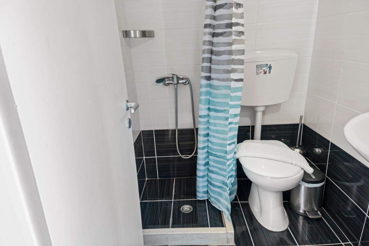 Oceanis Rooms Mikros Gialos Bagian luar foto