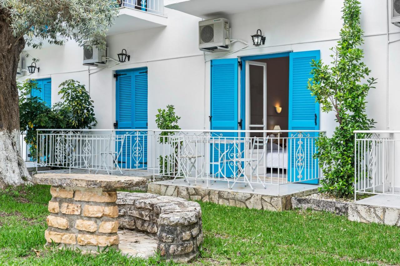Oceanis Rooms Mikros Gialos Bagian luar foto